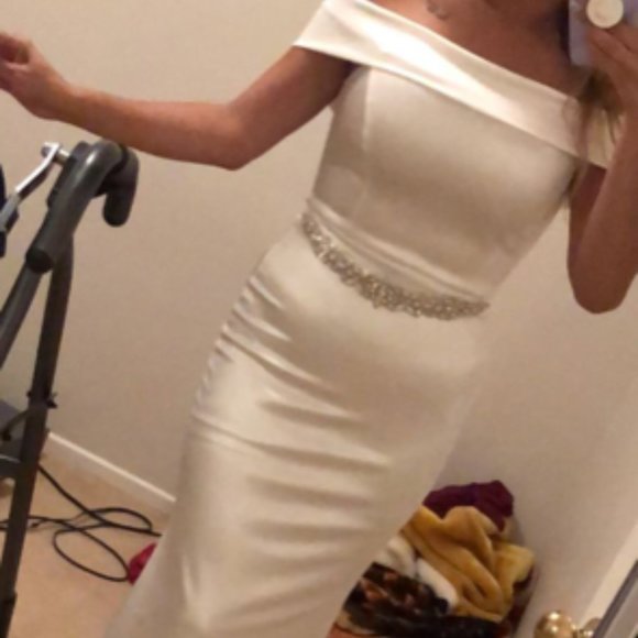 WHITE  GOWN - Picture 1 of 1